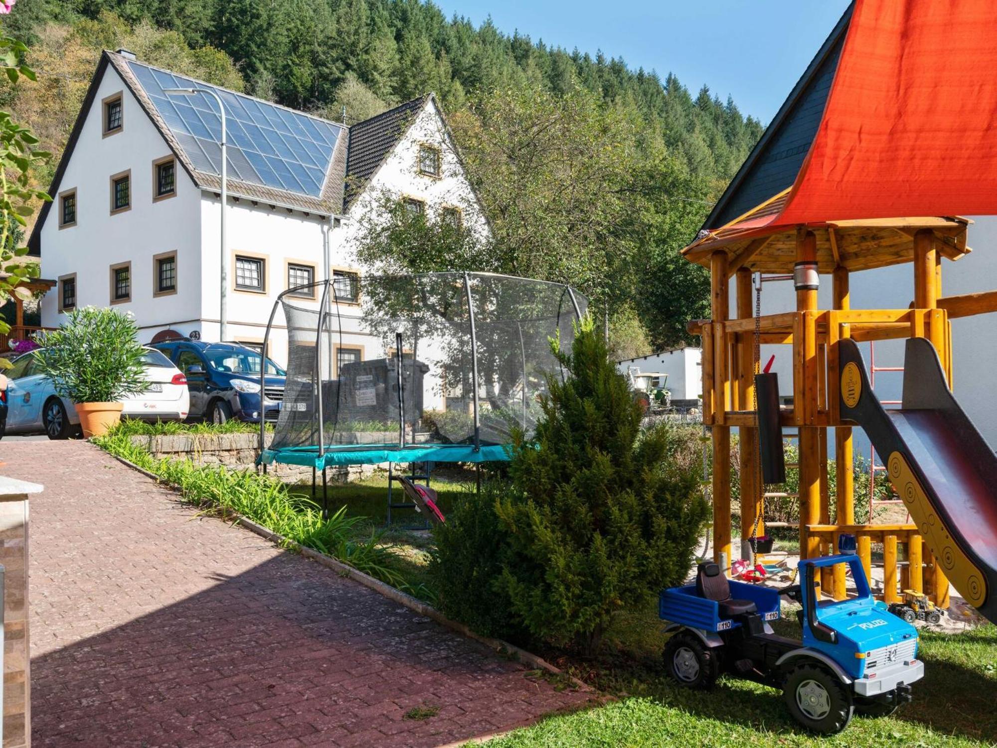 Modern Apartment in Merschbach Hunsruck with garden Exterior foto