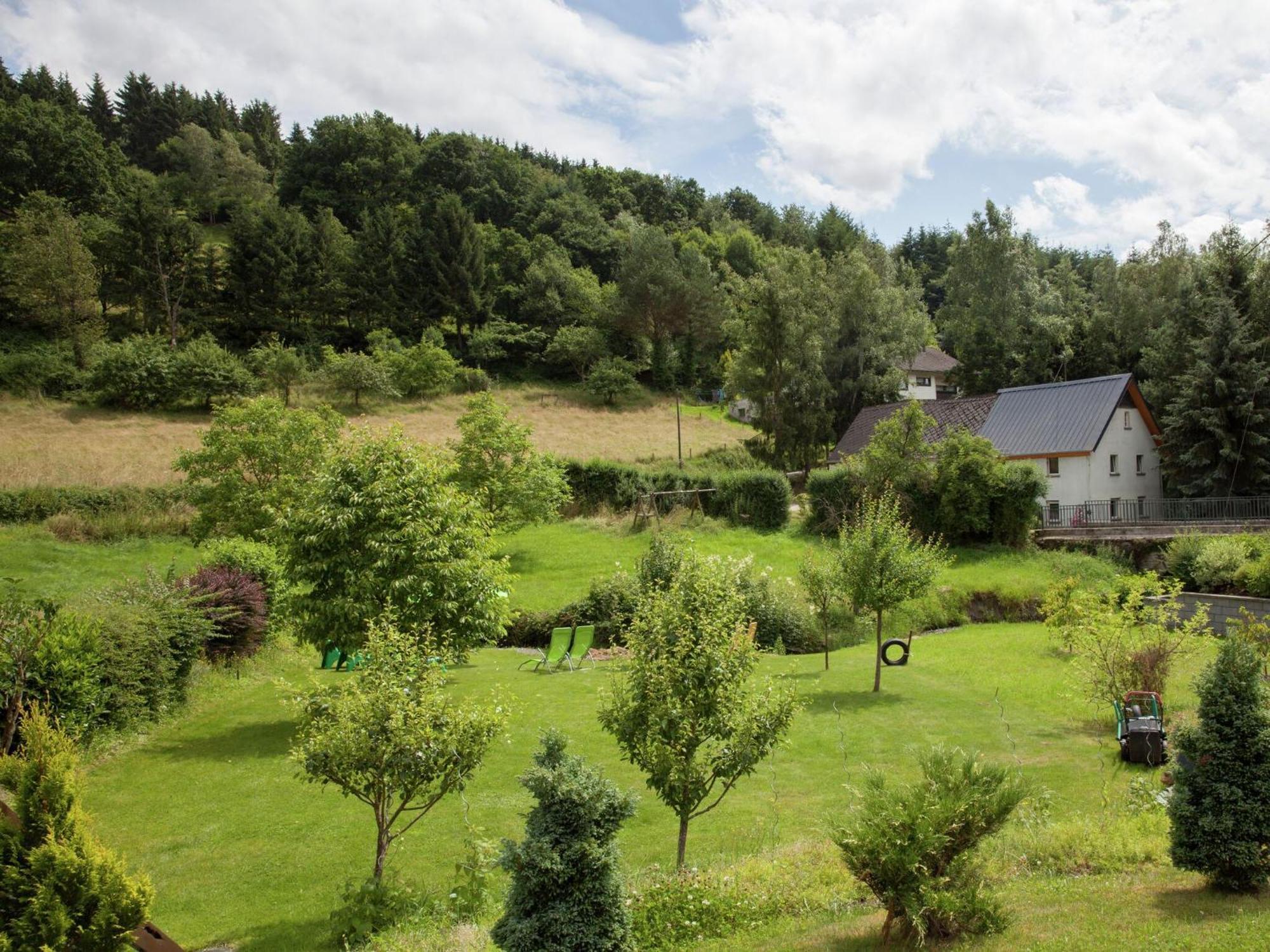 Modern Apartment in Merschbach Hunsruck with garden Exterior foto